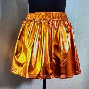 BELLE CHER NWT Orange Metallic Skort, Size Large